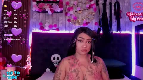 Snapshot of nekomisaki chatting on November 12, 11:54 am Miah online show from November 12, 11:54 am