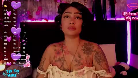 Snapshot of nekomisaki chatting on November 23, 12:27 pm Miah online show from November 23, 12:27 pm