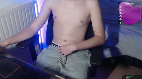 Snapshot of nelan0 chatting on September 22, 8:44 pm Nelan online show from September 22, 8:44 pm