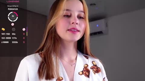 Snapshot of neldaaskins chatting on February 11, 1:41 am Lana online show from February 11, 1:41 am