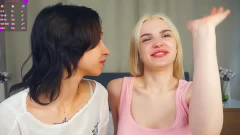 Snapshot of neldabestwick chatting on March 1, 8:44 pm Histori online show from March 1, 8:44 pm