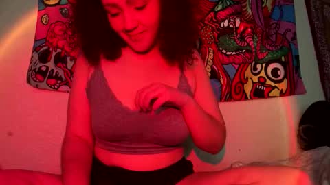 Snapshot of nellbee chatting on November 19, 1:38 am Nell xo online show from November 19, 1:38 am