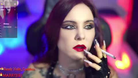 Snapshot of nelle_ chatting on November 4, 3:00 pm online show from November 4, 3:00 pm