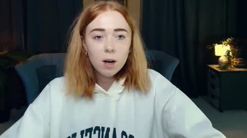 Snapshot of nelliemathers chatting on December 5, 8:27 pm Nelli online show from December 5, 8:27 pm