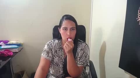 Snapshot of neny445 chatting on December 18, 7:41 pm kelly lopez online show from December 18, 7:41 pm