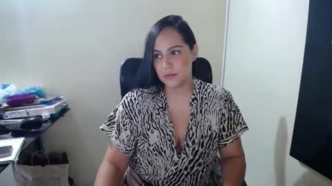 Snapshot of neny445 chatting on January 30, 1:21 pm kelly lopez online show from January 30, 1:21 pm