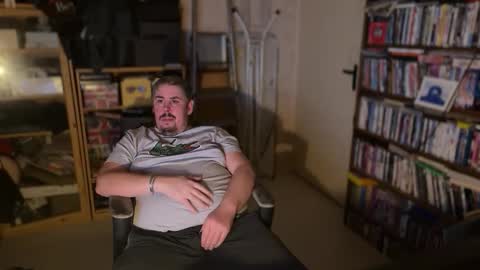 Snapshot of neofleet chatting on October 28, 9:17 pm Alex online show from October 28, 9:17 pm