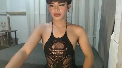 neomi online show from September 28, 1:05 pm