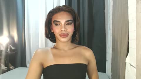 neomi online show from November 24, 10:15 am