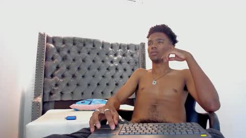 Snapshot of nero_reyd chatting on September 23, 7:28 pm Nero online show from September 23, 7:28 pm
