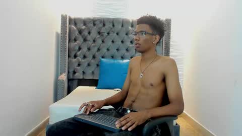 Snapshot of nero_reyd chatting on October 7, 8:06 pm Nero online show from October 7, 8:06 pm