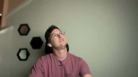 Snapshot of netflixhumanicorn chatting on December 7, 4:09 am RyRy online show from December 7, 4:09 am