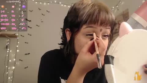 Snapshot of neurotic_witch chatting on November 26, 6:14 am Mar online show from November 26, 6:14 am