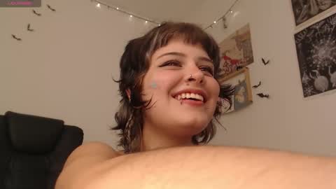 Snapshot of neurotic_witch chatting on November 28, 5:54 am Mar online show from November 28, 5:54 am