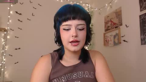 Snapshot of neurotic_witch chatting on December 5, 6:11 am Mar online show from December 5, 6:11 am