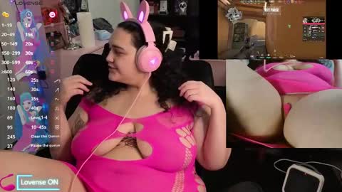 Snapshot of nevermakeawish chatting on February 25, 7:03 pm Wishs Playground online show from February 25, 7:03 pm