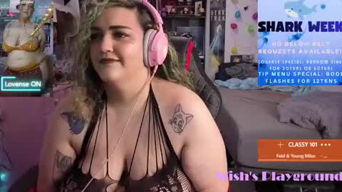 Snapshot of nevermakeawish chatting on November 6, 6:58 am Wishs Playground online show from November 6, 6:58 am