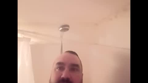 Snapshot of neverseentthatb4 chatting on December 4, 1:15 am Matt online show from December 4, 1:15 am