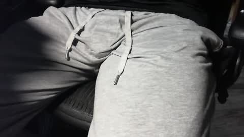 nevrsaynevr2000 online show from September 19, 8:31 pm