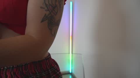 new dee online show from September 9, 8:14 am