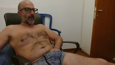 Snapshot of new_simi_74 chatting on September 29, 6:24 pm simi online show from September 29, 6:24 pm