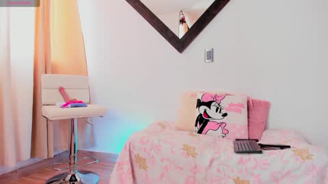 Snapshot of newbarbiedolly chatting on January 25, 9:04 pm ximena online show from January 25, 9:04 pm