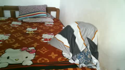 Snapshot of newest_star69 chatting on January 15, 3:54 am Lucy Pearl online show from January 15, 3:54 am