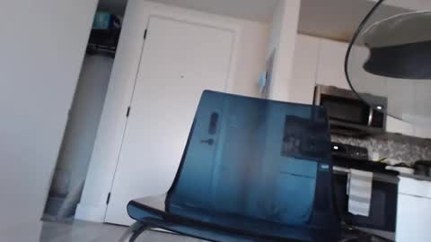 Newhere08 online show from December 19, 10:00 pm