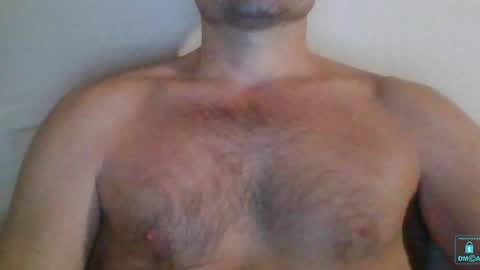 Snapshot of newtyguy90 chatting on December 5, 7:27 am newtyguy90 online show from December 5, 7:27 am