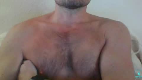 Snapshot of newtyguy90 chatting on December 9, 8:00 am newtyguy90 online show from December 9, 8:00 am