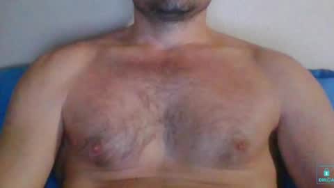 Snapshot of newtyguy90 chatting on January 15, 6:33 am newtyguy90 online show from January 15, 6:33 am