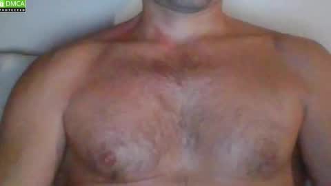 Snapshot of newtyguy90 chatting on October 11, 5:50 am newtyguy90 online show from October 11, 5:50 am