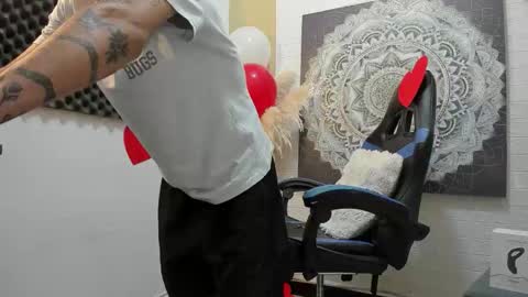 Snapshot of nextboywell1 chatting on February 15, 8:16 pm Yeison online show from February 15, 8:16 pm