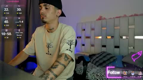 Snapshot of nextboywell1 chatting on March 3, 3:23 am Yeison online show from March 3, 3:23 am