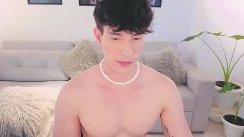 Snapshot of neythan__blaze chatting on October 3, 5:54 pm   online show from October 3, 5:54 pm