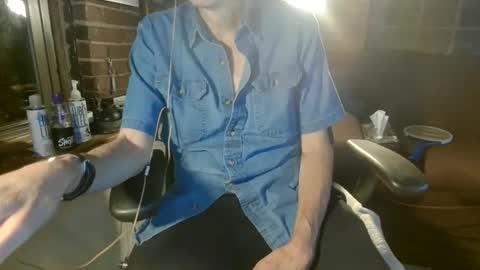 Snapshot of nfgwholoves2cum chatting on October 24, 11:12 pm NFG Nice Friendly Guy Dick online show from October 24, 11:12 pm