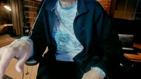 Snapshot of nfgwholoves2cum chatting on November 12, 11:14 pm NFG Nice Friendly Guy Dick online show from November 12, 11:14 pm