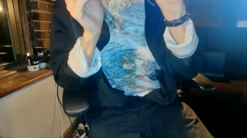 Snapshot of nfgwholoves2cum chatting on November 14, 11:46 pm NFG Nice Friendly Guy Dick online show from November 14, 11:46 pm