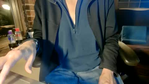 Snapshot of nfgwholoves2cum chatting on December 17, 2:50 am NFG Nice Friendly Guy Dick online show from December 17, 2:50 am