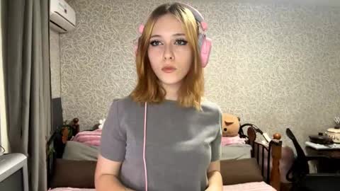 Snapshot of ngocjanus chatting on November 28, 11:13 am Eva Arts online show from November 28, 11:13 am