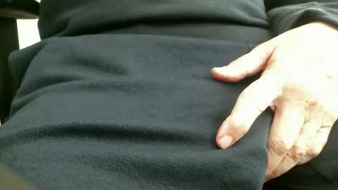 Snapshot of ngurth chatting on December 18, 5:52 pm ngurth online show from December 18, 5:52 pm