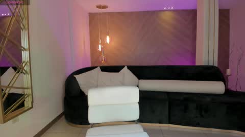 SQUIRTER DOLL    online show from October 31, 7:26 pm