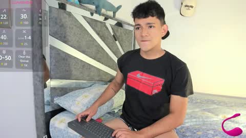 Niall  online show from November 30, 7:51 pm