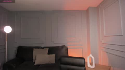 Snapshot of niasalvatore chatting on February 21, 2:06 am Call me Nia online show from February 21, 2:06 am