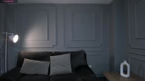 Snapshot of niasalvatore chatting on March 6, 7:10 pm Call me Nia online show from March 6, 7:10 pm