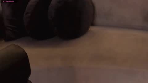 Snapshot of niasalvatore chatting on September 24, 6:33 pm Call me Nia online show from September 24, 6:33 pm