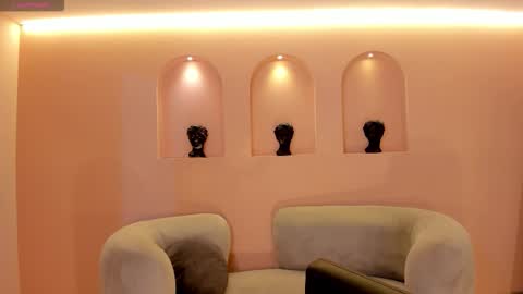 Snapshot of niasalvatore chatting on October 19, 11:11 am Call me Nia online show from October 19, 11:11 am