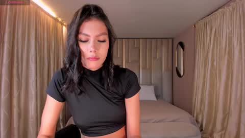 Snapshot of niasalvatore chatting on October 21, 6:52 pm Call me Nia online show from October 21, 6:52 pm