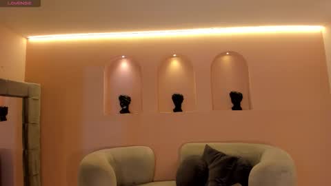 Snapshot of niasalvatore chatting on October 26, 6:03 pm Call me Nia online show from October 26, 6:03 pm