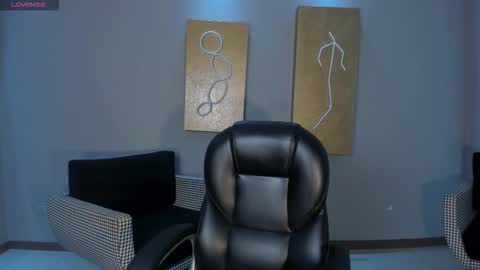 Snapshot of niasalvatore chatting on February 24, 2:20 am Call me Nia online show from February 24, 2:20 am